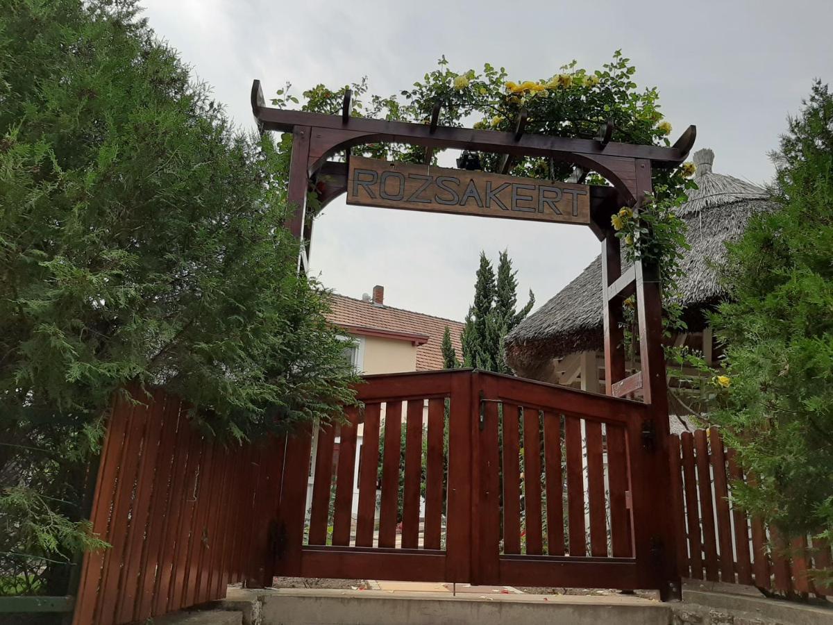 Rozsakert Vendeghaz Bed & Breakfast Szigliget Exterior photo