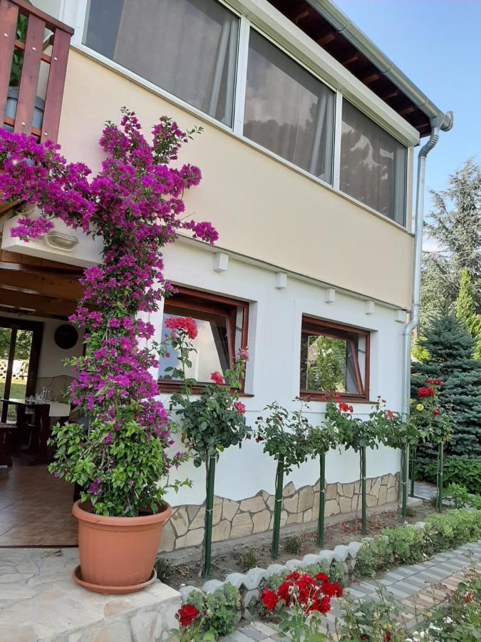 Rozsakert Vendeghaz Bed & Breakfast Szigliget Exterior photo