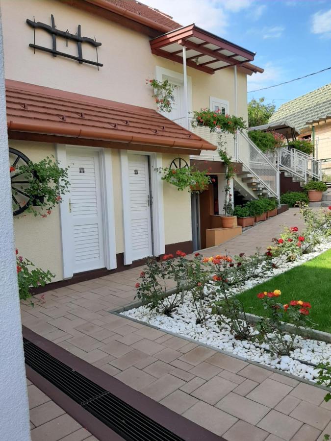 Rozsakert Vendeghaz Bed & Breakfast Szigliget Exterior photo