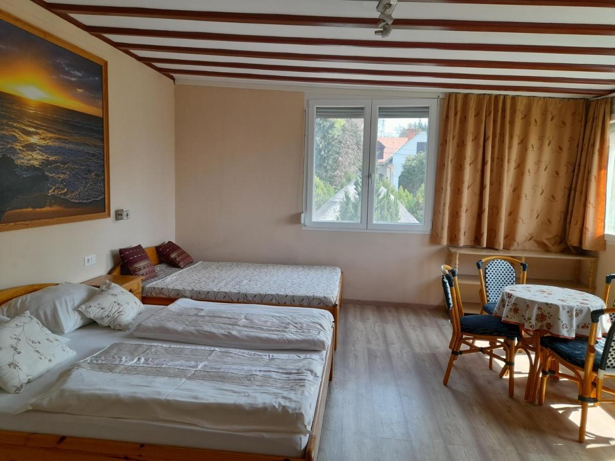 Rozsakert Vendeghaz Bed & Breakfast Szigliget Exterior photo