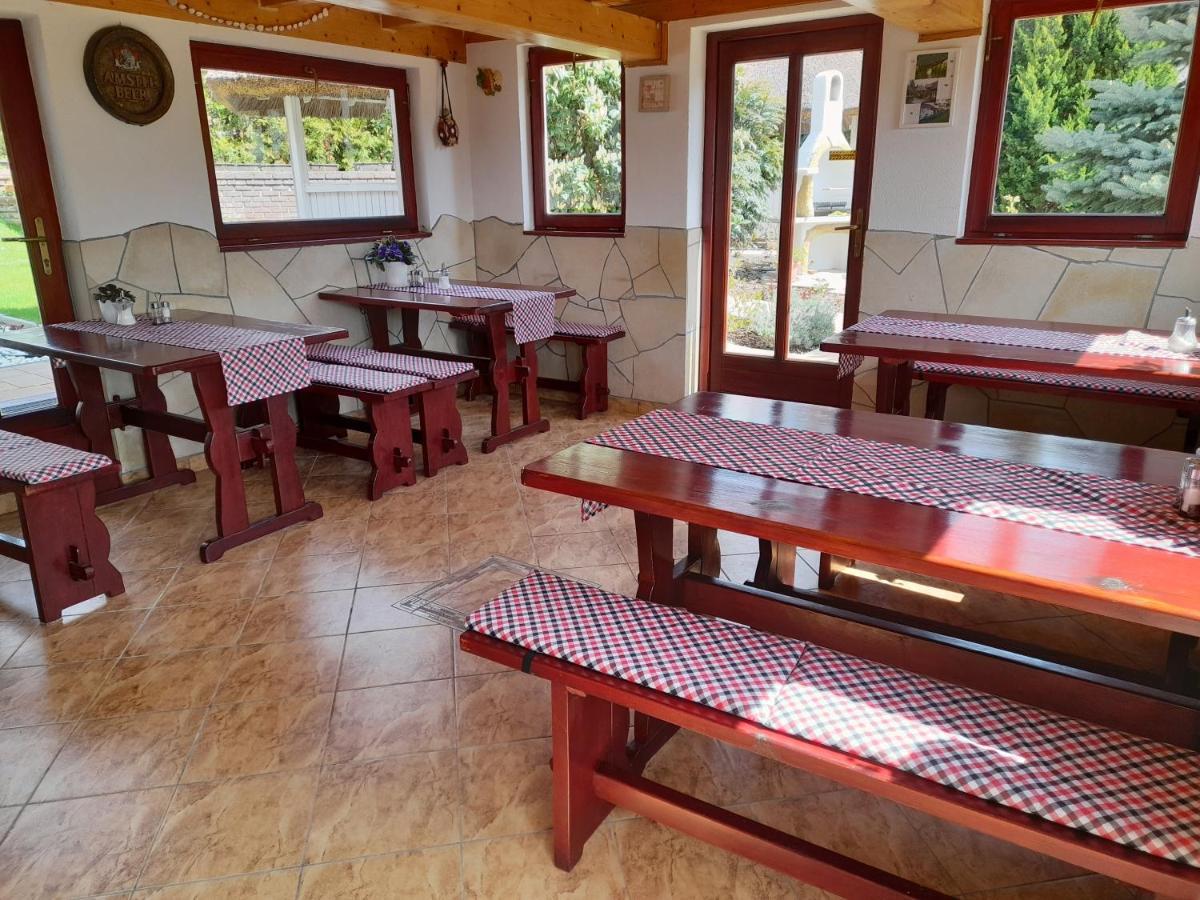 Rozsakert Vendeghaz Bed & Breakfast Szigliget Exterior photo