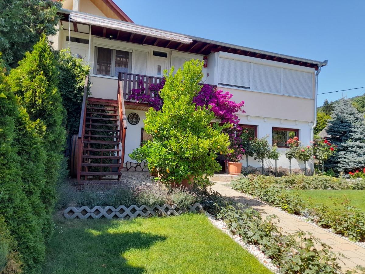 Rozsakert Vendeghaz Bed & Breakfast Szigliget Exterior photo