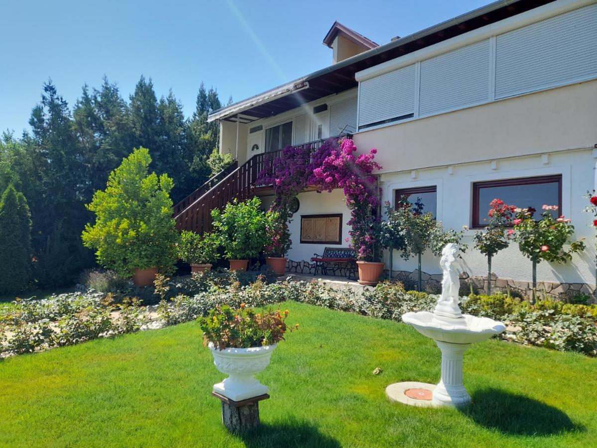 Rozsakert Vendeghaz Bed & Breakfast Szigliget Exterior photo