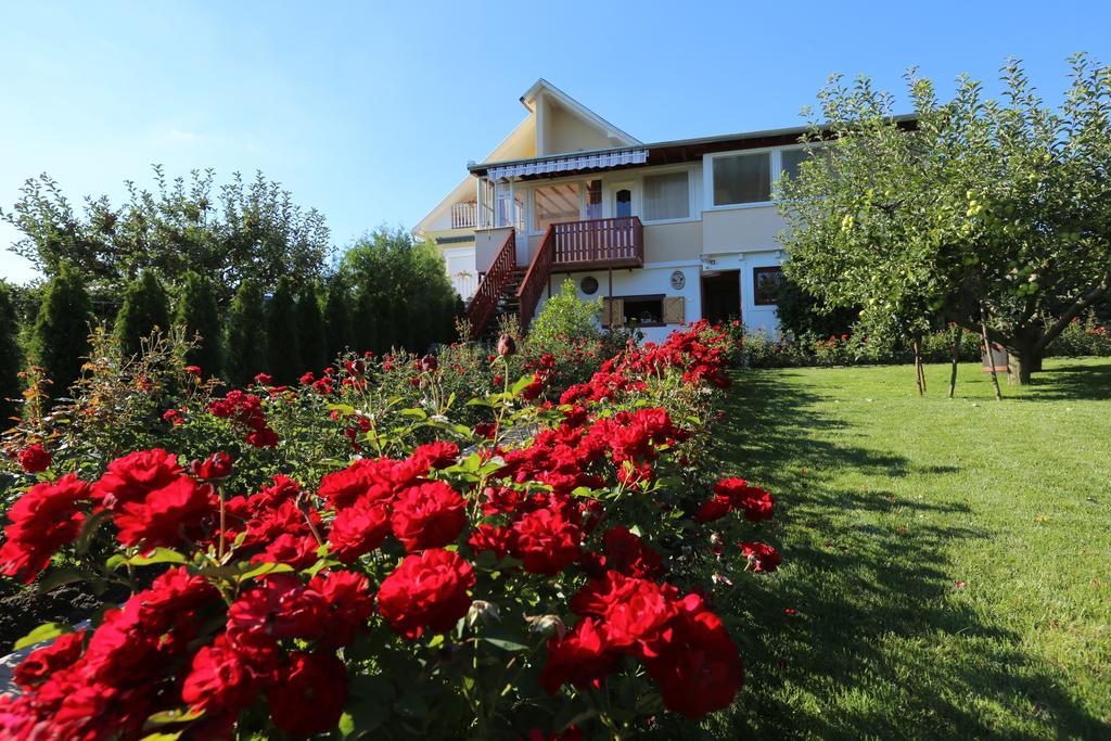 Rozsakert Vendeghaz Bed & Breakfast Szigliget Exterior photo